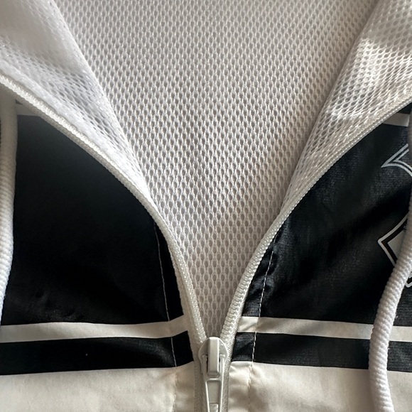 Harry Potter White & Black Hogwarts Pullover Hoodie - Picture 5 of 7